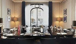 Hôtel Vernet Champs Elysées París Hotel
