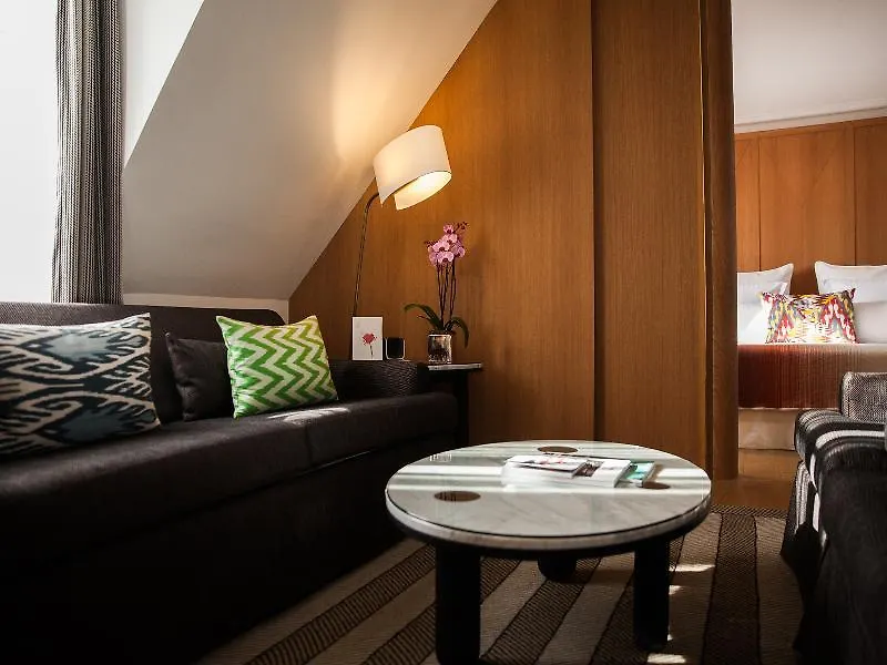 Hotel Vernet Champs Elysees Paris