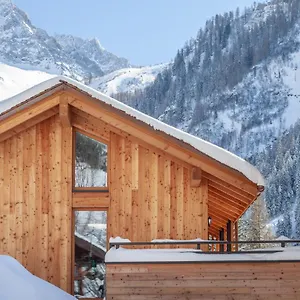 yeti-lodge-chalets-apartments.hotels-rhonealpes.com/